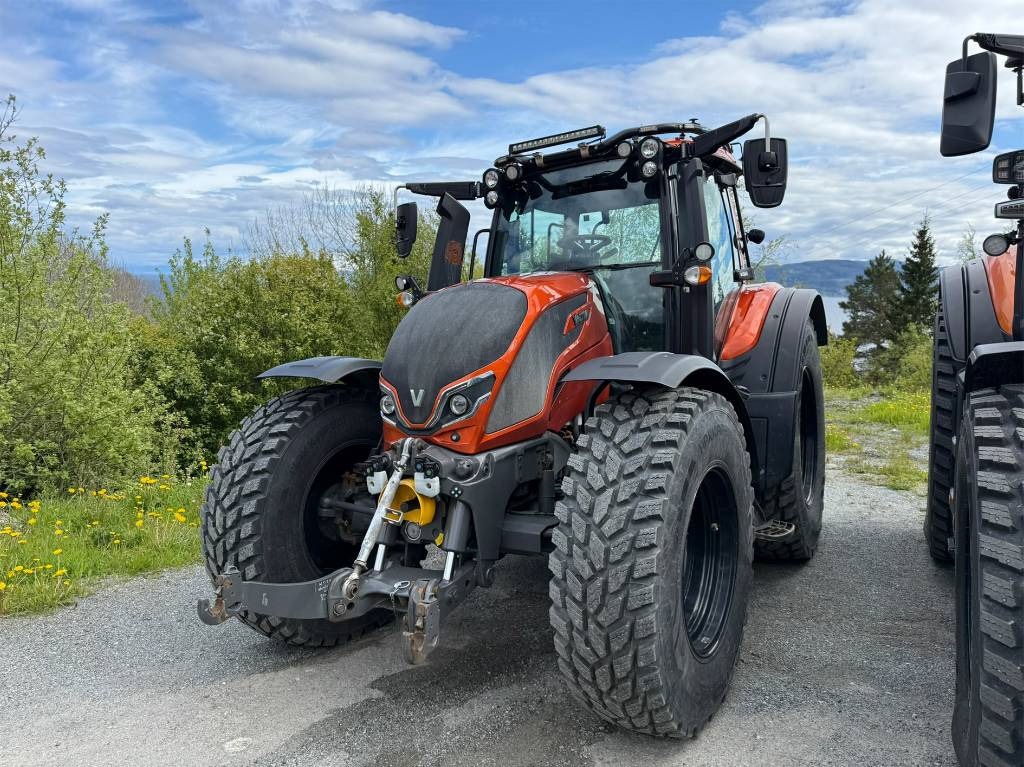 Valtra N175 V inkl. Noremat armklipper kantslåttløsning - Трактор: фото 2 Valtra N175 V inkl. Noremat armklipper kantslåttløsning - Трактор: фото 2
