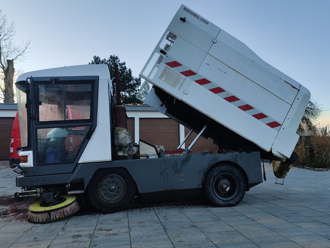 Mathieu Yno Ravo C 540 NA CZĘŚCI - Подметально-уборочная машина: фото 2 Mathieu Yno Ravo C 540 NA CZĘŚCI - Подметально-уборочная машина: фото 2