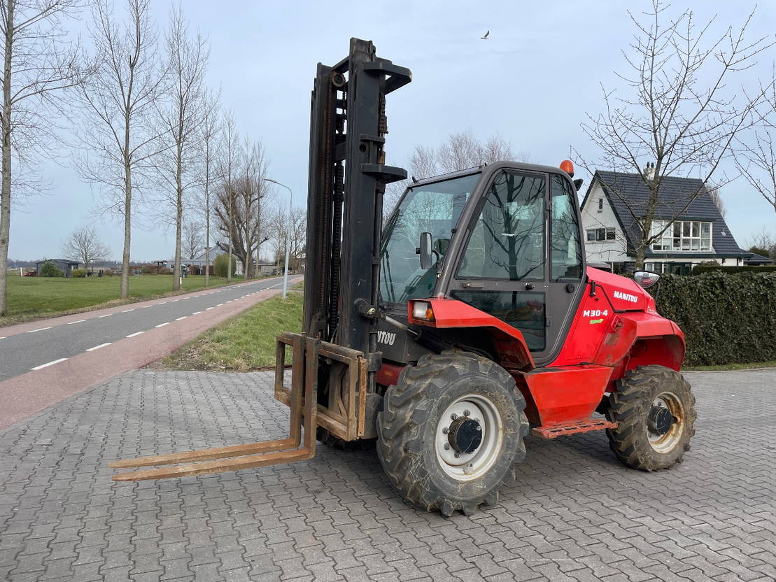Manitou M30-4 4x4 4wd 3 ton triplo 5.50m heftruck - Дизельный погрузчик: фото 1 Manitou M30-4 4x4 4wd 3 ton triplo 5.50m heftruck - Дизельный погрузчик: фото 1