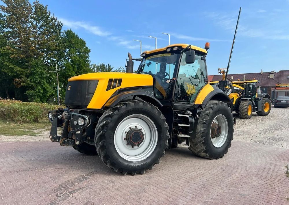 JCB Fastrac 8250 - Трактор: фото 1