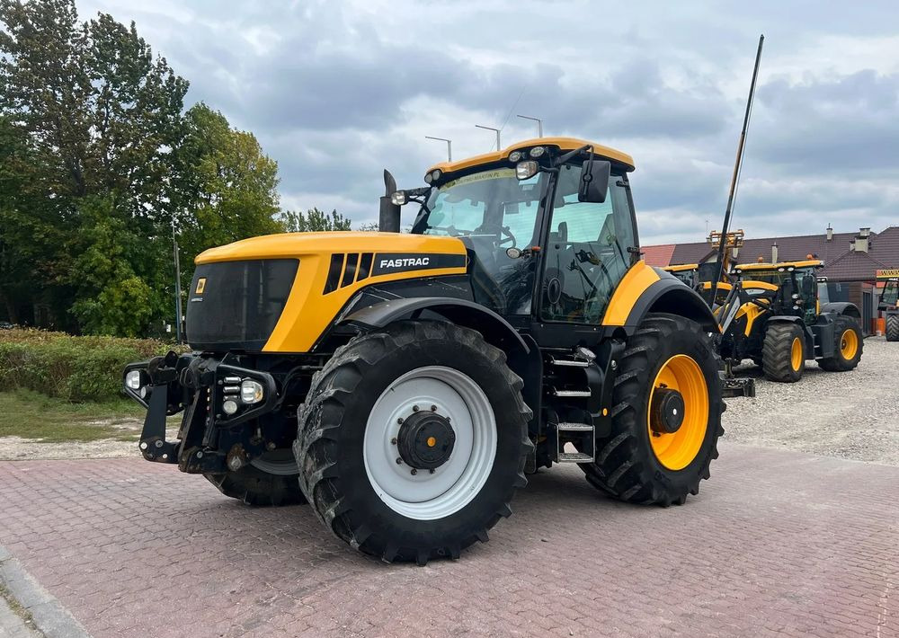 JCB Fastrac 8250 - Трактор: фото 1