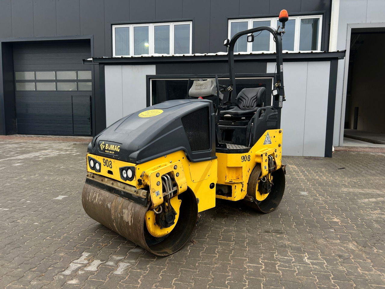 Bomag BW120AD-5 - Строительная техника: фото 1