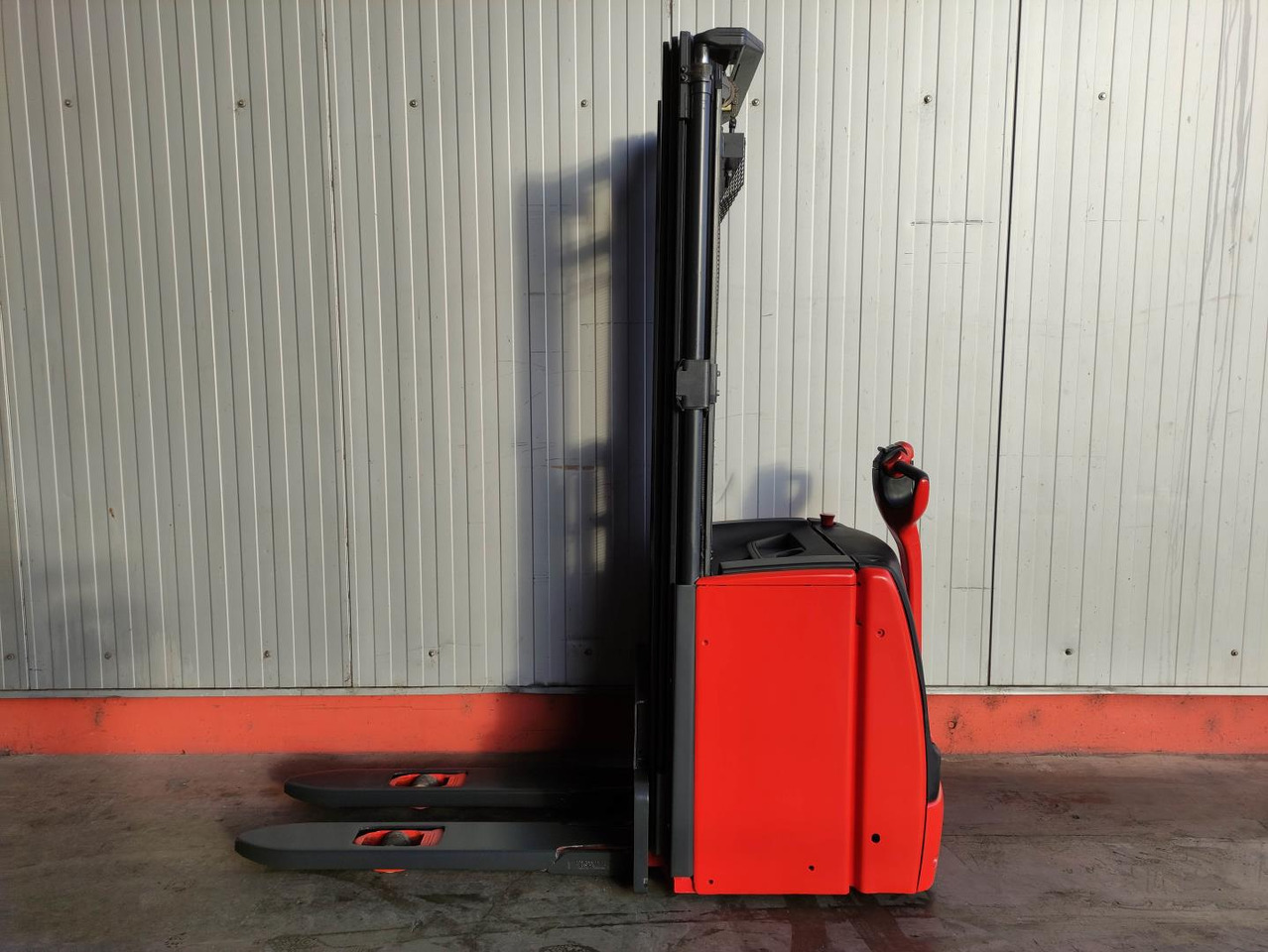 Linde L16-1173 (LACK NEU) - Штабелер: фото 1 Linde L16-1173 (LACK NEU) - Штабелер: фото 1