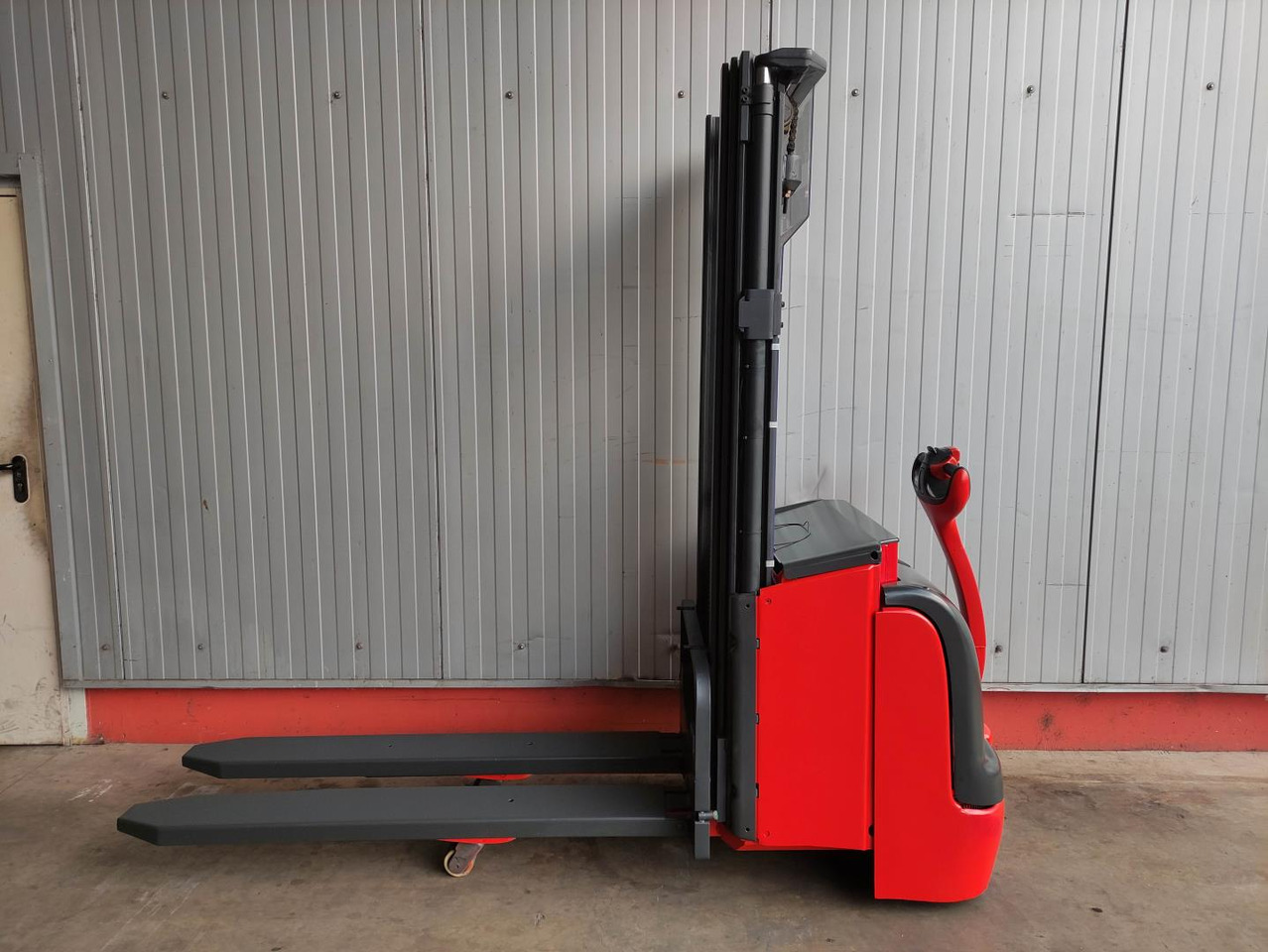 Linde L16 i-372 (LACK NEU) - Штабелер: фото 1 Linde L16 i-372 (LACK NEU) - Штабелер: фото 1