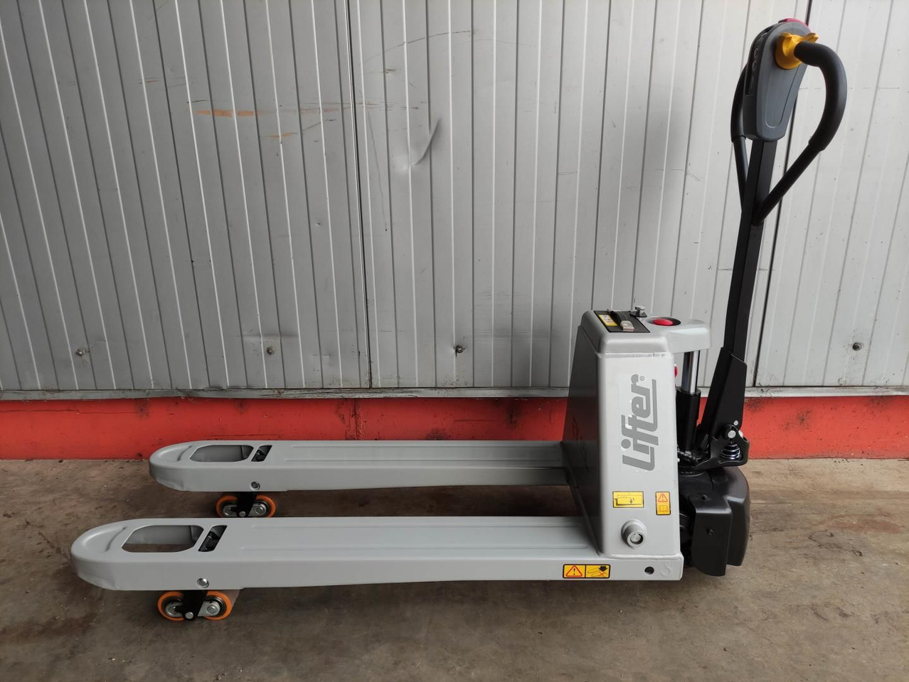 Pramac EY15L *NEU* - Тележка: фото 1 Pramac EY15L *NEU* - Тележка: фото 1