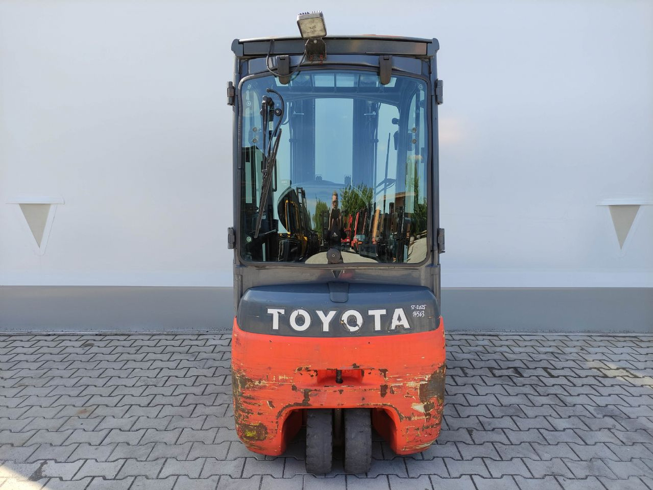 Toyota 8FBEKT16 - Электропогрузчик: фото 4 Toyota 8FBEKT16 - Электропогрузчик: фото 4