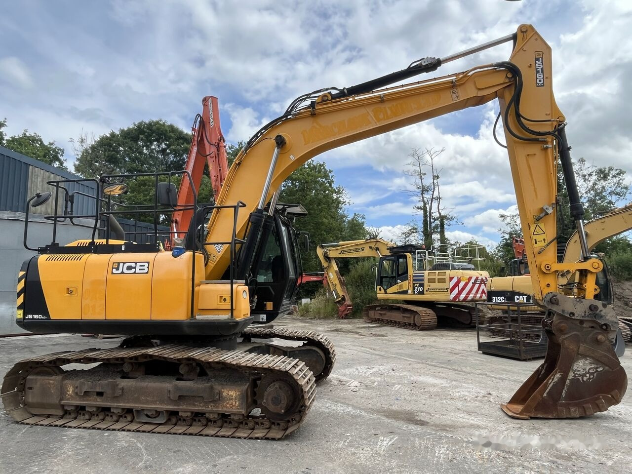 Гусеничный экскаватор JCB JS 160 LC: фото 1