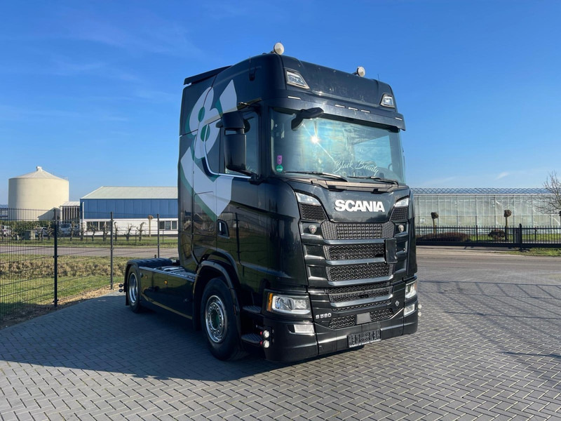 Scania S580 V8 NGS RETARDER, LEATHER, 2X TANK, TOP CONDITION! - Тягач: фото 3 Scania S580 V8 NGS RETARDER, LEATHER, 2X TANK, TOP CONDITION! - Тягач: фото 3