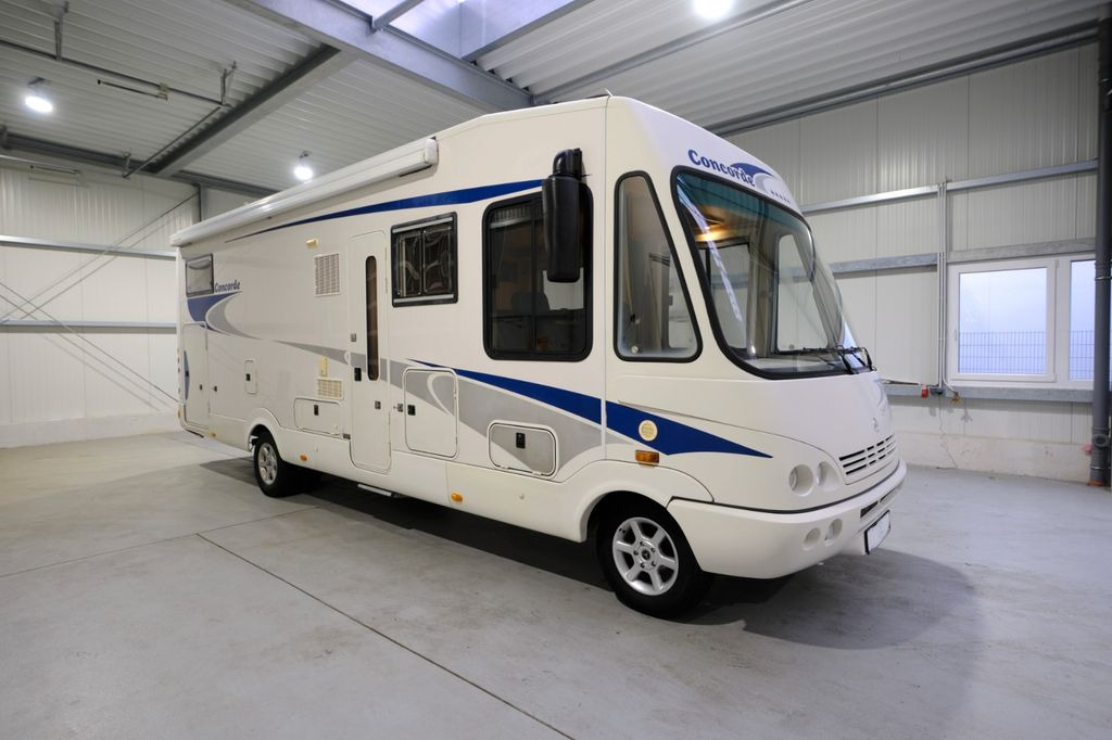 Интегрированный автодом Concorde Charisma 830 L/Automatik/Einzelbetten/Klima/Sol.: фото 1