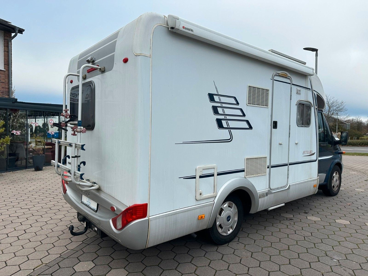HYMER / ERIBA / HYMERCAR TRAMP T 572 CL/Festbett/Klima/Markise HYMER / ERIBA / HYMERCAR TRAMP T 572 CL/Festbett/Klima/Markise - Полуинтегрированный автодом: фото 5 HYMER / ERIBA / HYMERCAR TRAMP T 572 CL/Festbett/Klima/Markise HYMER / ERIBA / HYMERCAR TRAMP T 572 CL/Festbett/Klima/Markise - Полуинтегрированный автодом: фото 5