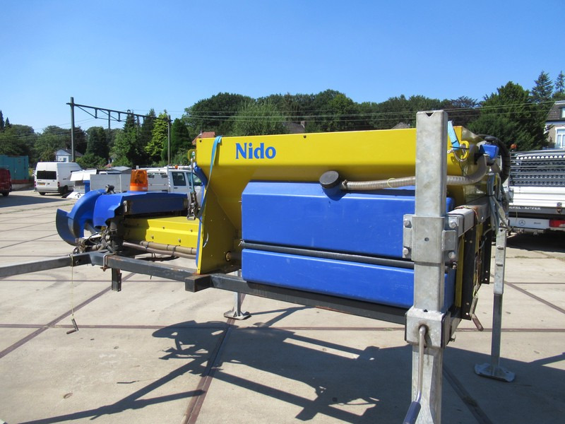 NIDO Stratos B06L-24 VCLN-350 Hydro zoutstrooier 0,6m3 + 350L - Разбрасыватель песка/ Соли: фото 4 NIDO Stratos B06L-24 VCLN-350 Hydro zoutstrooier 0,6m3 + 350L - Разбрасыватель песка/ Соли: фото 4