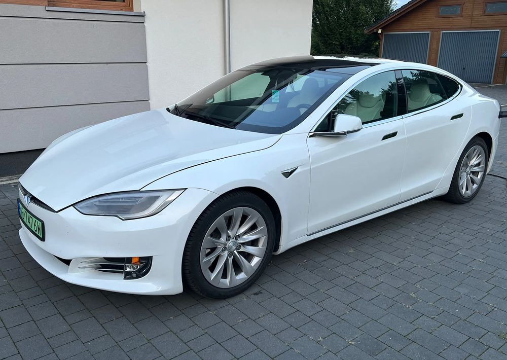 Tesla Model S Standard - Легковой автомобиль: фото 1 Tesla Model S Standard - Легковой автомобиль: фото 1