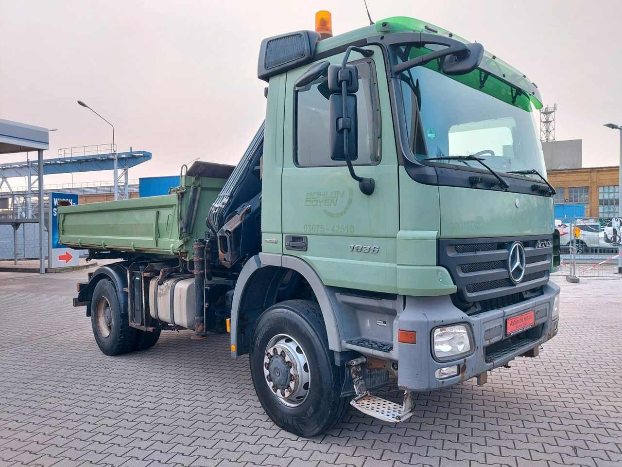 Mercedes-Benz Actros 2/3 6-Zyl.1836 ALLRAD 4x4 Dreiseitk: Kran Mercedes-Benz Actros 2/3 6-Zyl.1836 ALLRAD 4x4 Dreiseitk. Kran - Самосвал, Автоманипулятор: фото 2 Mercedes-Benz Actros 2/3 6-Zyl.1836 ALLRAD 4x4 Dreiseitk: Kran Mercedes-Benz Actros 2/3 6-Zyl.1836 ALLRAD 4x4 Dreiseitk. Kran - Самосвал, Автоманипулятор: фото 2
