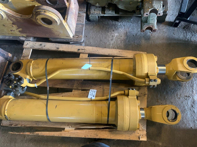 Caterpillar 950H Lifting cylinder OEM 2424272 - Гидравлика: фото 1 Caterpillar 950H Lifting cylinder OEM 2424272 - Гидравлика: фото 1