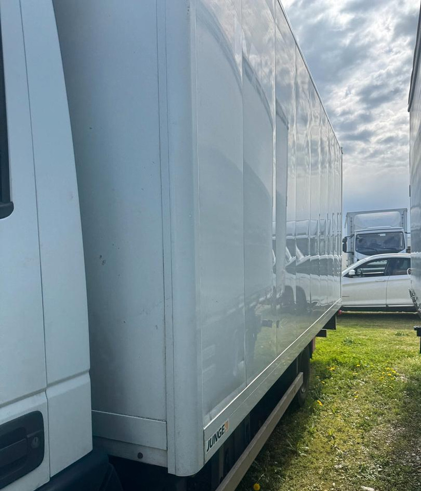 Iveco 75e190 - Грузовик с закрытым кузовом: фото 3 Iveco 75e190 - Грузовик с закрытым кузовом: фото 3