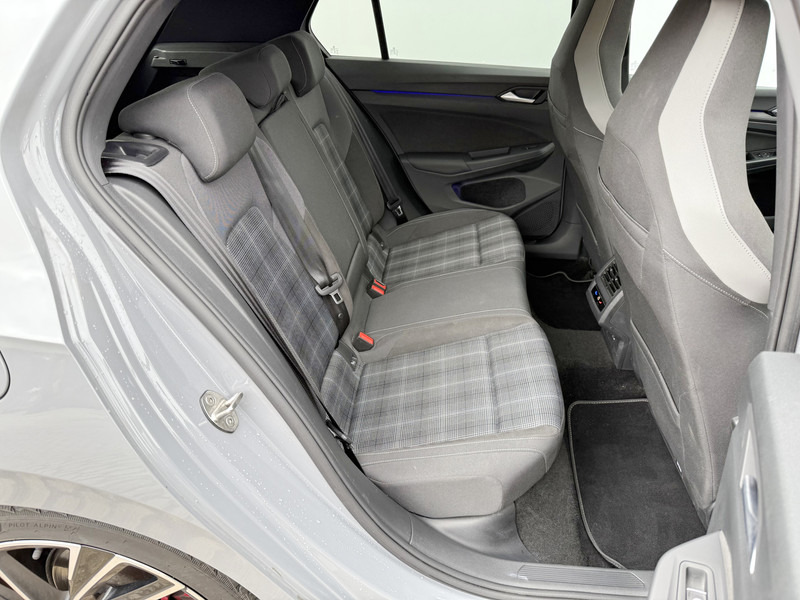 Легковой автомобиль Volkswagen Golf GTD 200pk Automaat Panoramadak Adaptive Cruise Control 19″ Lichtmetalen Velgen Virtual Cockpit Camera Carplay Parkeersensoren: фото 15