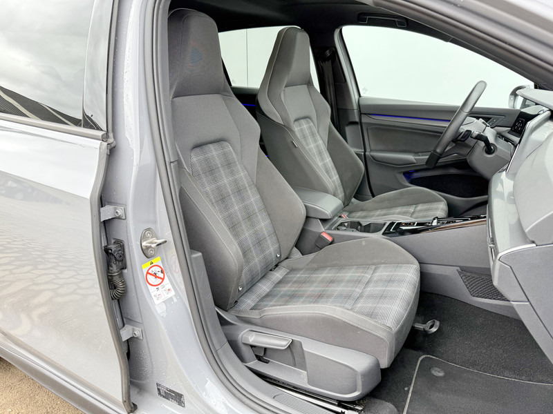 Легковой автомобиль Volkswagen Golf GTD 200pk Automaat Panoramadak Adaptive Cruise Control 19″ Lichtmetalen Velgen Virtual Cockpit Camera Carplay Parkeersensoren: фото 7