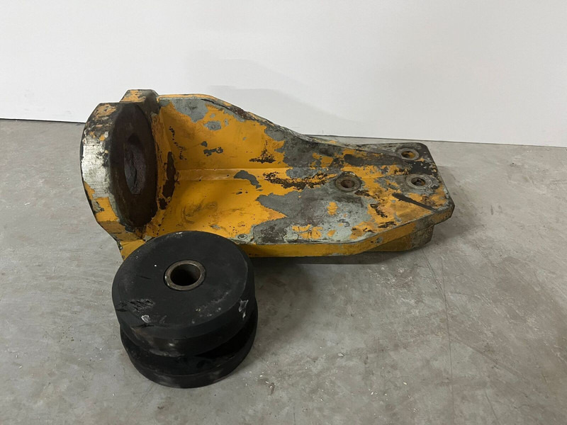 Liebherr Engine Mounts D9408 - Двигатель и запчасти: фото 1