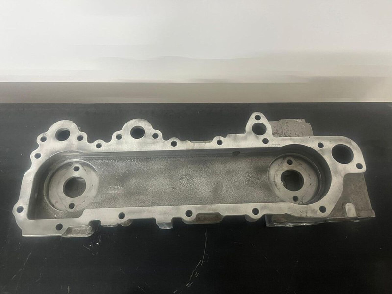 Liebherr Oliekoeler plaat + Tussenplaat D 9408 - Двигатель и запчасти: фото 1