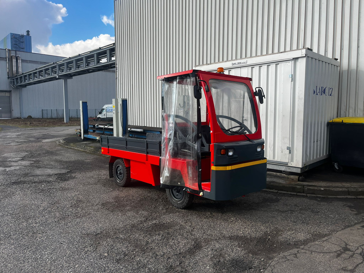 LINDE W12 - Складской тягач: фото 1 LINDE W12 - Складской тягач: фото 1