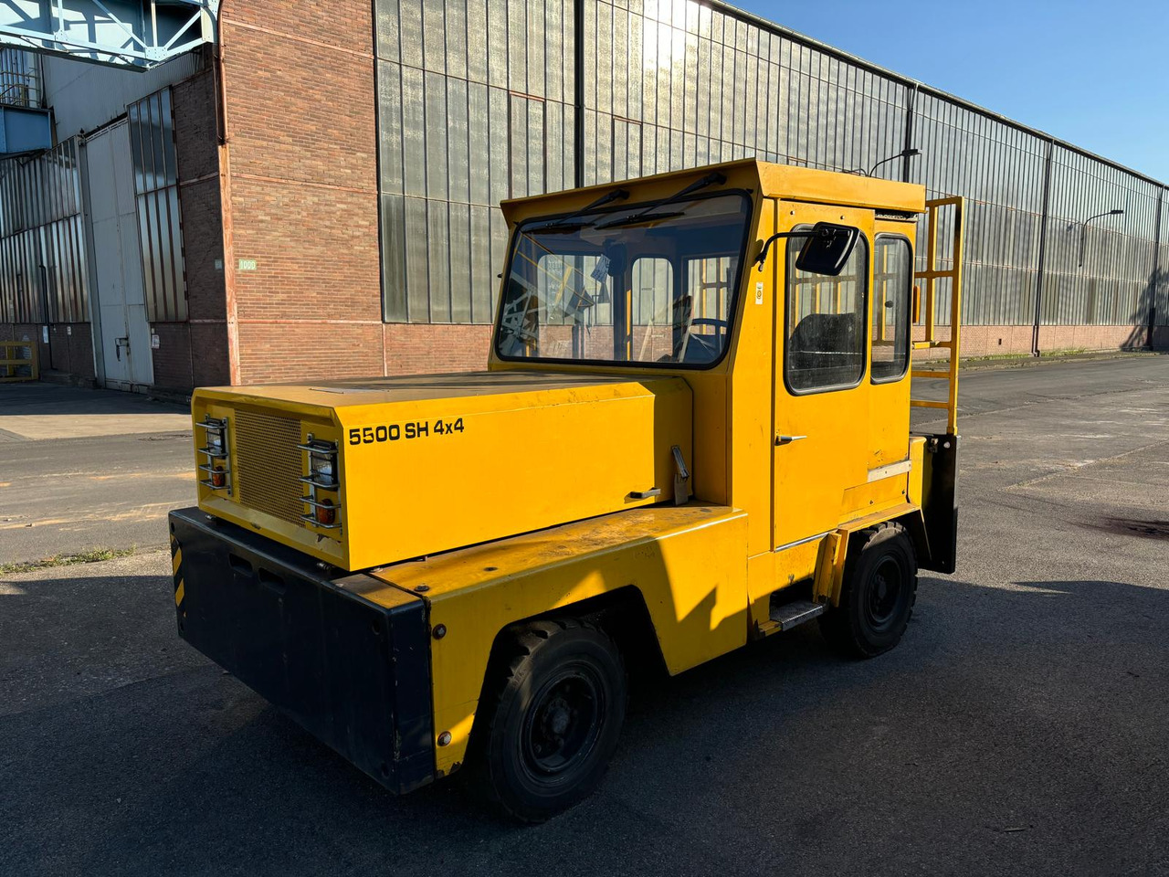 Mafi MTD55 4x4 - Складской тягач: фото 1