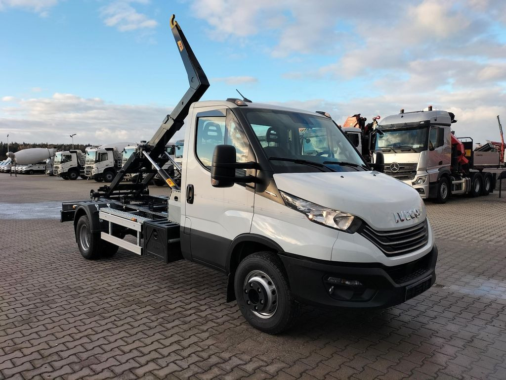 Iveco 70C18H Abrollkipper HYVA HKS-5 - Фургон, Крюковой мультилифт: фото 1 Iveco 70C18H Abrollkipper HYVA HKS-5 - Фургон, Крюковой мультилифт: фото 1