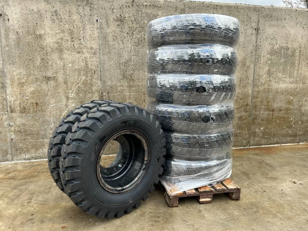Kuhmo 1000 X 20 16PR tyres fitted on rim NEW - Шина для Строительной техники: фото 1 Kuhmo 1000 X 20 16PR tyres fitted on rim NEW - Шина для Строительной техники: фото 1