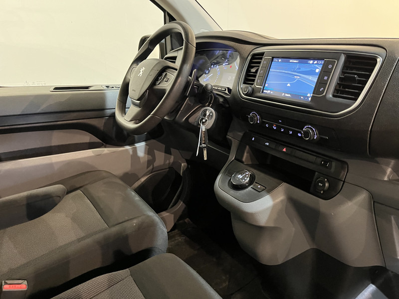 Peugeot Expert 2.0 BlueHDI Long Premium 180 PK Automaat / Euro 6 / Airco / Cruise Control / Navigatie / CarPlay / Trekhaak / PDC / Imperiaal / 3-Zits 90.000 KM !! - Легковой фургон: фото 3 Peugeot Expert 2.0 BlueHDI Long Premium 180 PK Automaat / Euro 6 / Airco / Cruise Control / Navigatie / CarPlay / Trekhaak / PDC / Imperiaal / 3-Zits 90.000 KM !! - Легковой фургон: фото 3