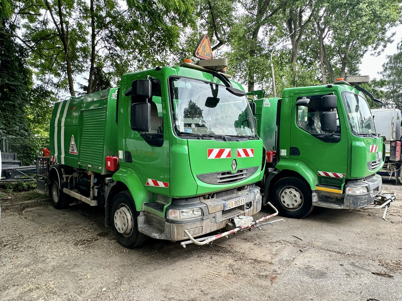 Renault Midlum Semat streetwasher water truck Laveuse 4500l schemmfahrzeug - Подметально-уборочная машина: фото 1 Renault Midlum Semat streetwasher water truck Laveuse 4500l schemmfahrzeug - Подметально-уборочная машина: фото 1