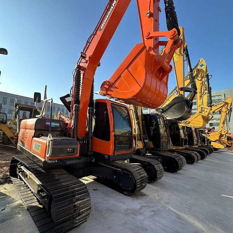 Doosan DX150LC-9C - Гусеничный экскаватор: фото 3 Doosan DX150LC-9C - Гусеничный экскаватор: фото 3