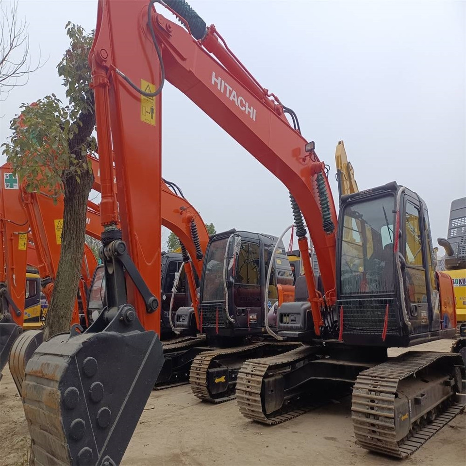 Hitachi ZAXIS120 - Гусеничный экскаватор: фото 1 Hitachi ZAXIS120 - Гусеничный экскаватор: фото 1