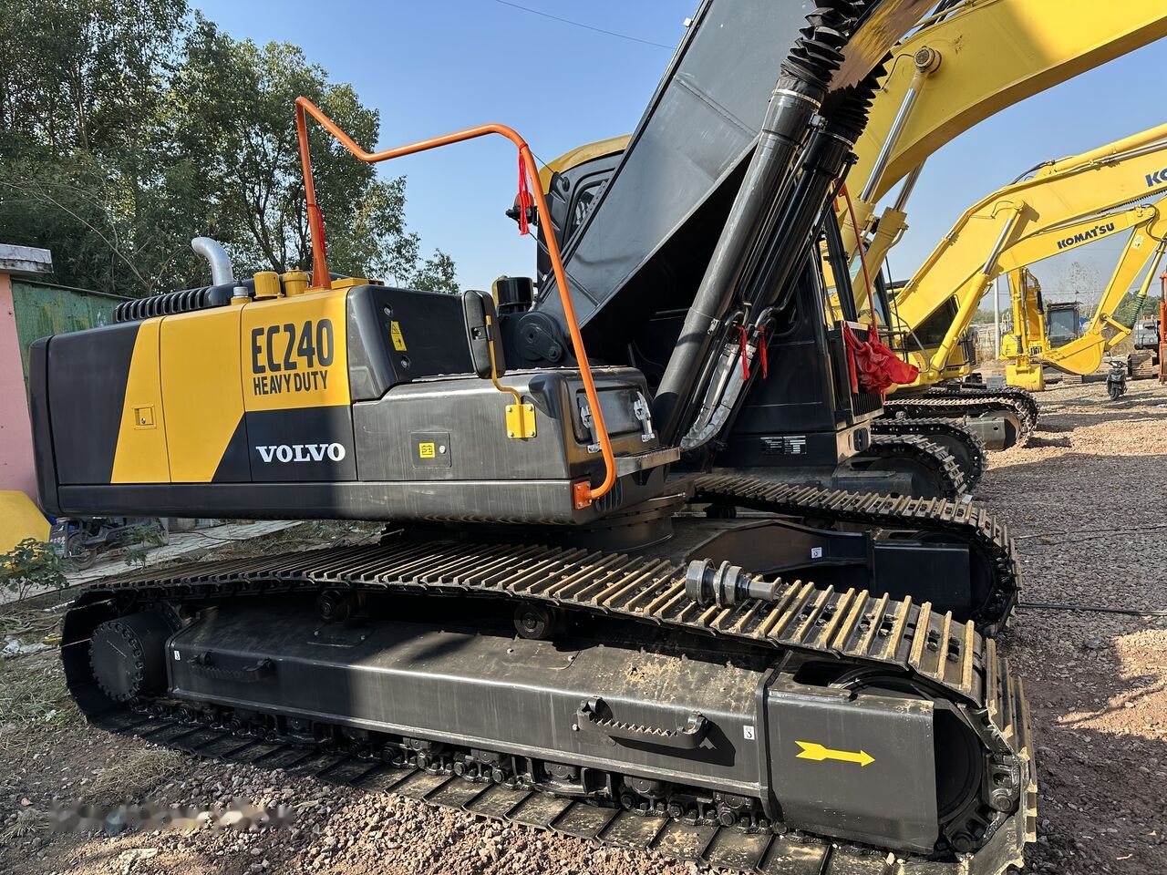Volvo EC240 - Гусеничный экскаватор: фото 1 Volvo EC240 - Гусеничный экскаватор: фото 1