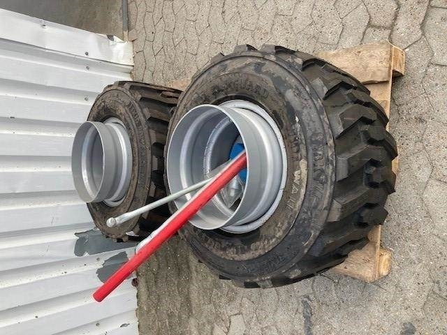 BKT 31X15,50X15 M/LÅS - Колесо для Сельскохозяйственной техники: фото 1 BKT 31X15,50X15 M/LÅS - Колесо для Сельскохозяйственной техники: фото 1