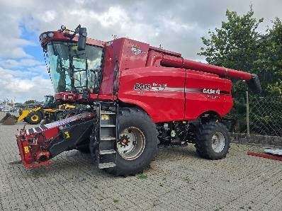 Case IH AXIAL FLOW 8010 - Зерноуборочный комбайн: фото 1 Case IH AXIAL FLOW 8010 - Зерноуборочный комбайн: фото 1