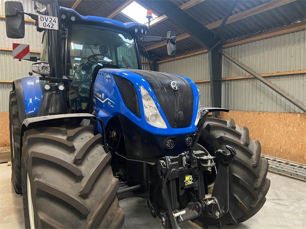 New Holland T7.300 AC NEWG - Трактор: фото 1 New Holland T7.300 AC NEWG - Трактор: фото 1