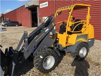 Eurotrac W12 m. lang arm - Компактный фронтальный погрузчик: фото 1 Eurotrac W12 m. lang arm - Компактный фронтальный погрузчик: фото 1