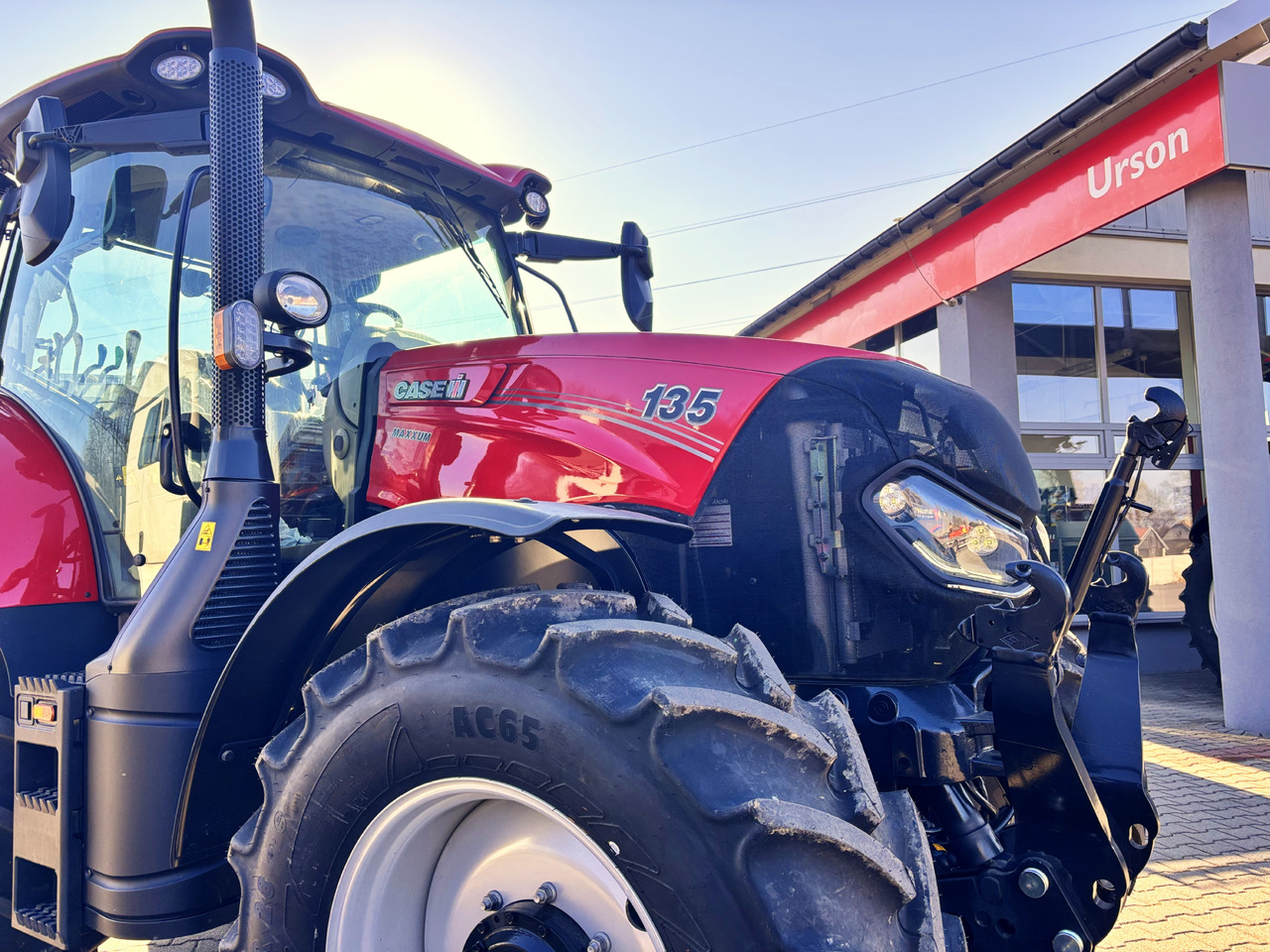 CASE Maxxum 135 - Трактор: фото 1