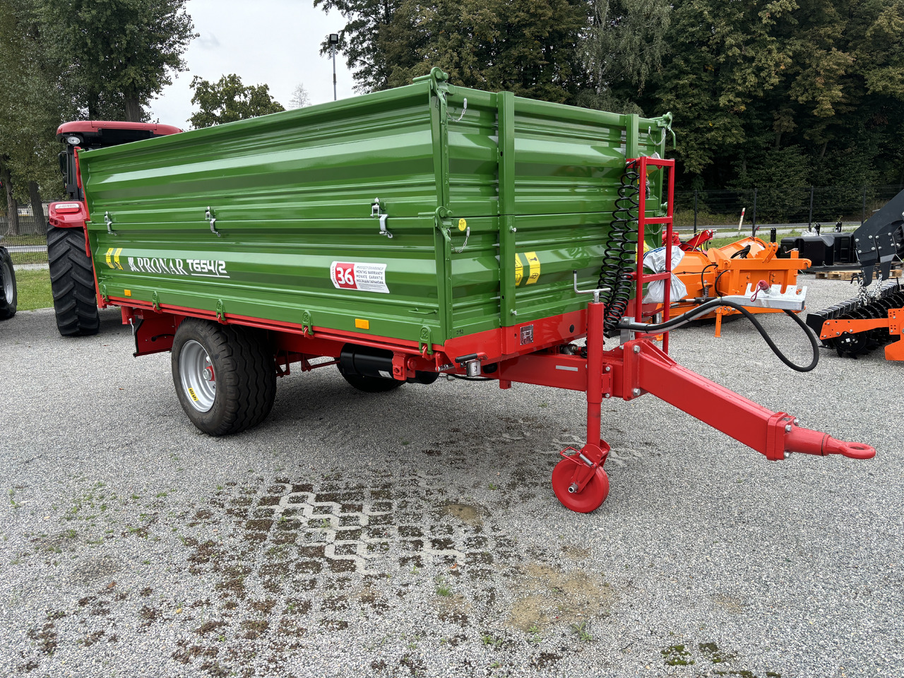 PRONAR T654/2 - Сельскохозяйственный прицеп-самосвал: фото 1