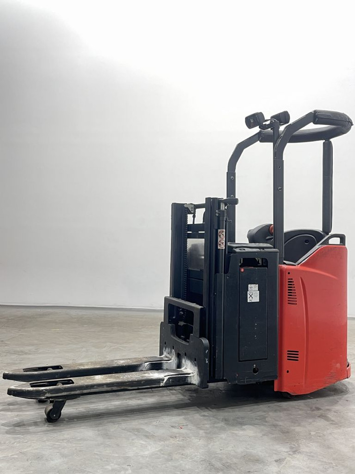 Linde D12SP-133 - Штабелер: фото 1 Linde D12SP-133 - Штабелер: фото 1