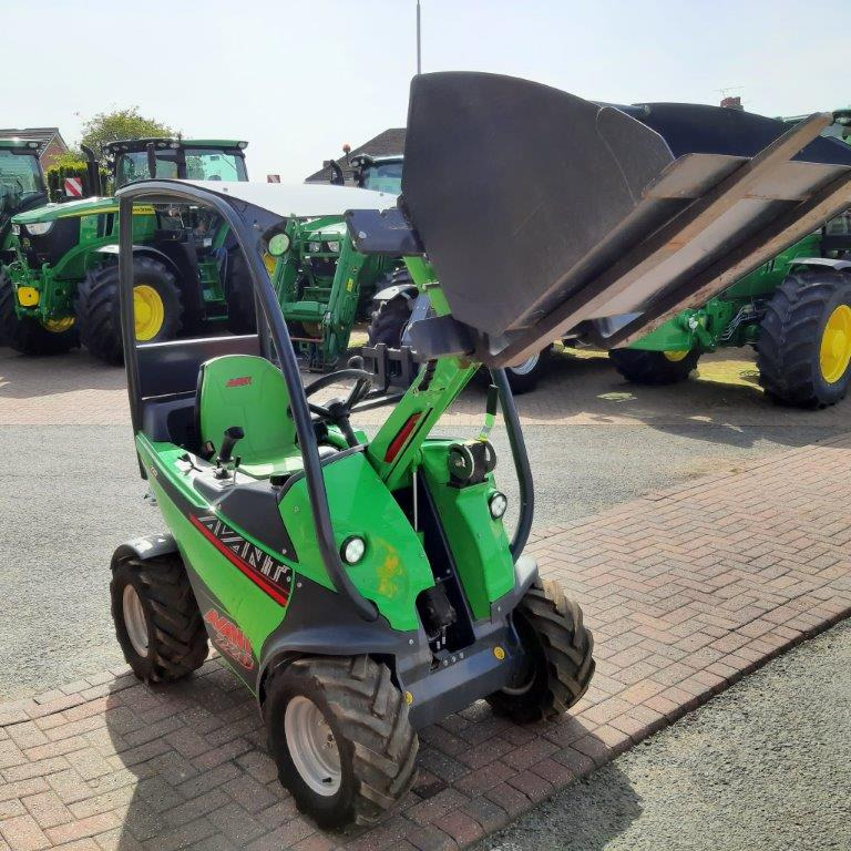 Avant 220 mini loader - Компактный фронтальный погрузчик: фото 5 Avant 220 mini loader - Компактный фронтальный погрузчик: фото 5