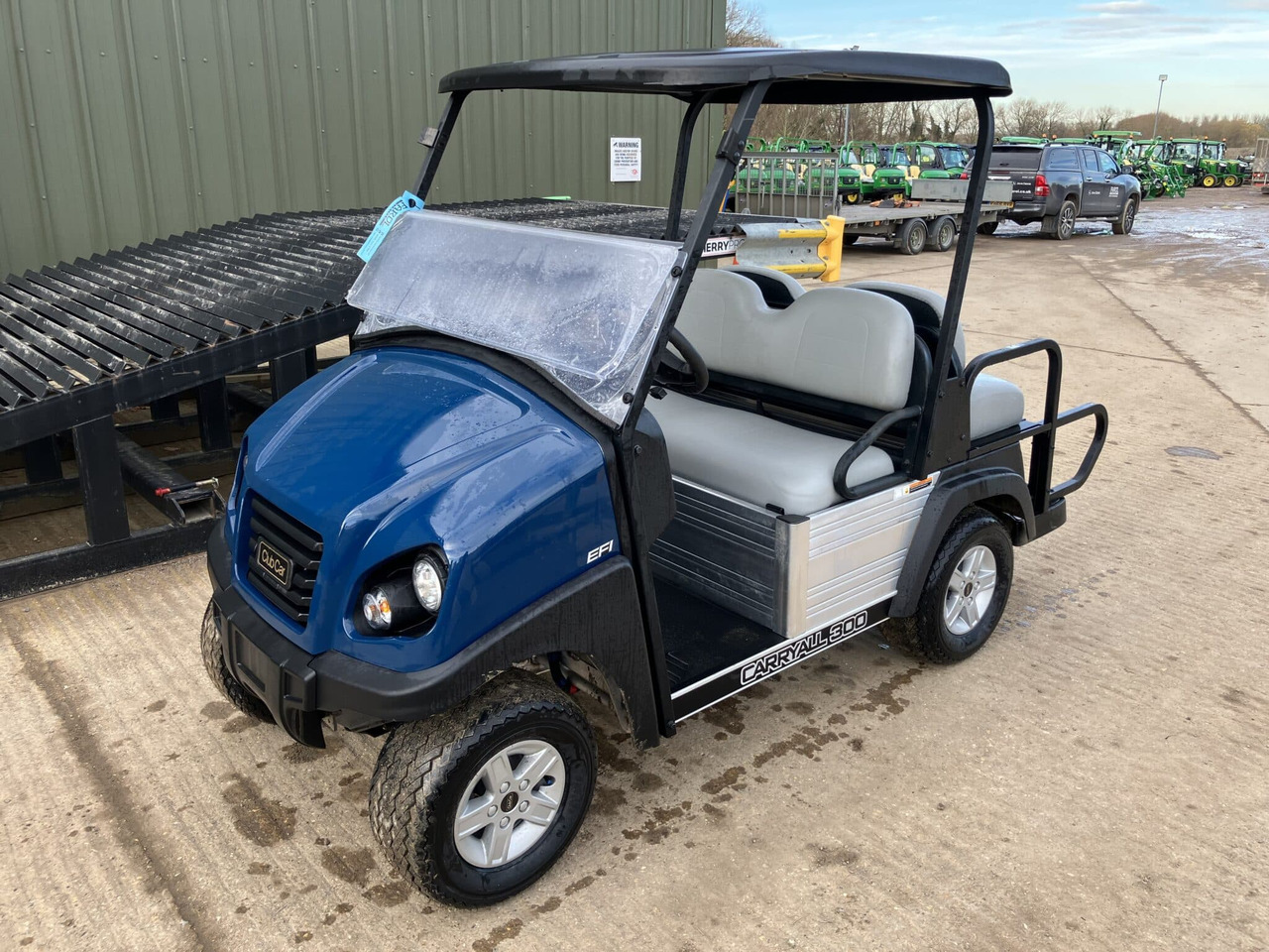 Club Car Carryall 300 w/ 4 Seat Conversion - Квадроцикл: фото 1 Club Car Carryall 300 w/ 4 Seat Conversion - Квадроцикл: фото 1