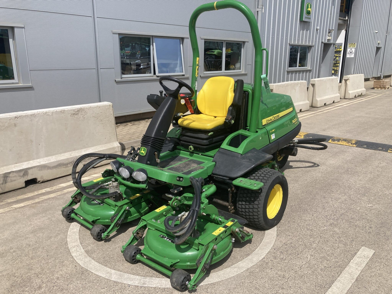 JD 7400A triple rotary mower - Газонокосилка: фото 1 JD 7400A triple rotary mower - Газонокосилка: фото 1
