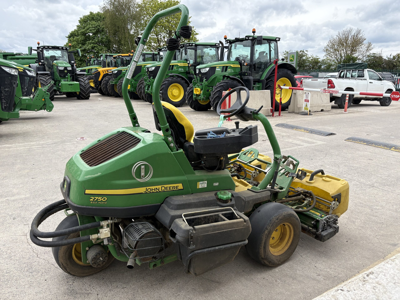 John Deere 2750E Triplex - Газонокосилка: фото 2 John Deere 2750E Triplex - Газонокосилка: фото 2