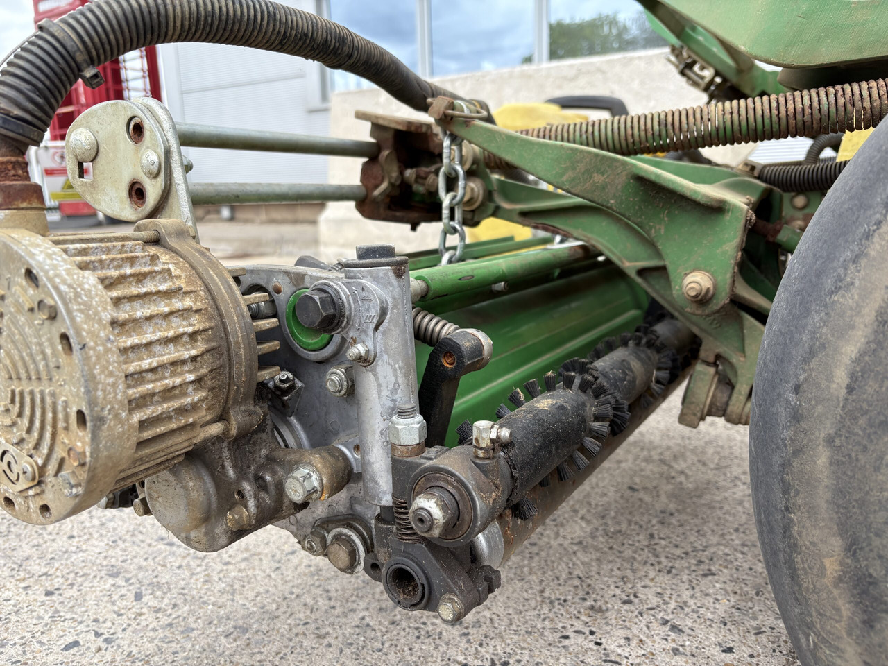 John Deere 2750E Triplex - Газонокосилка: фото 5 John Deere 2750E Triplex - Газонокосилка: фото 5