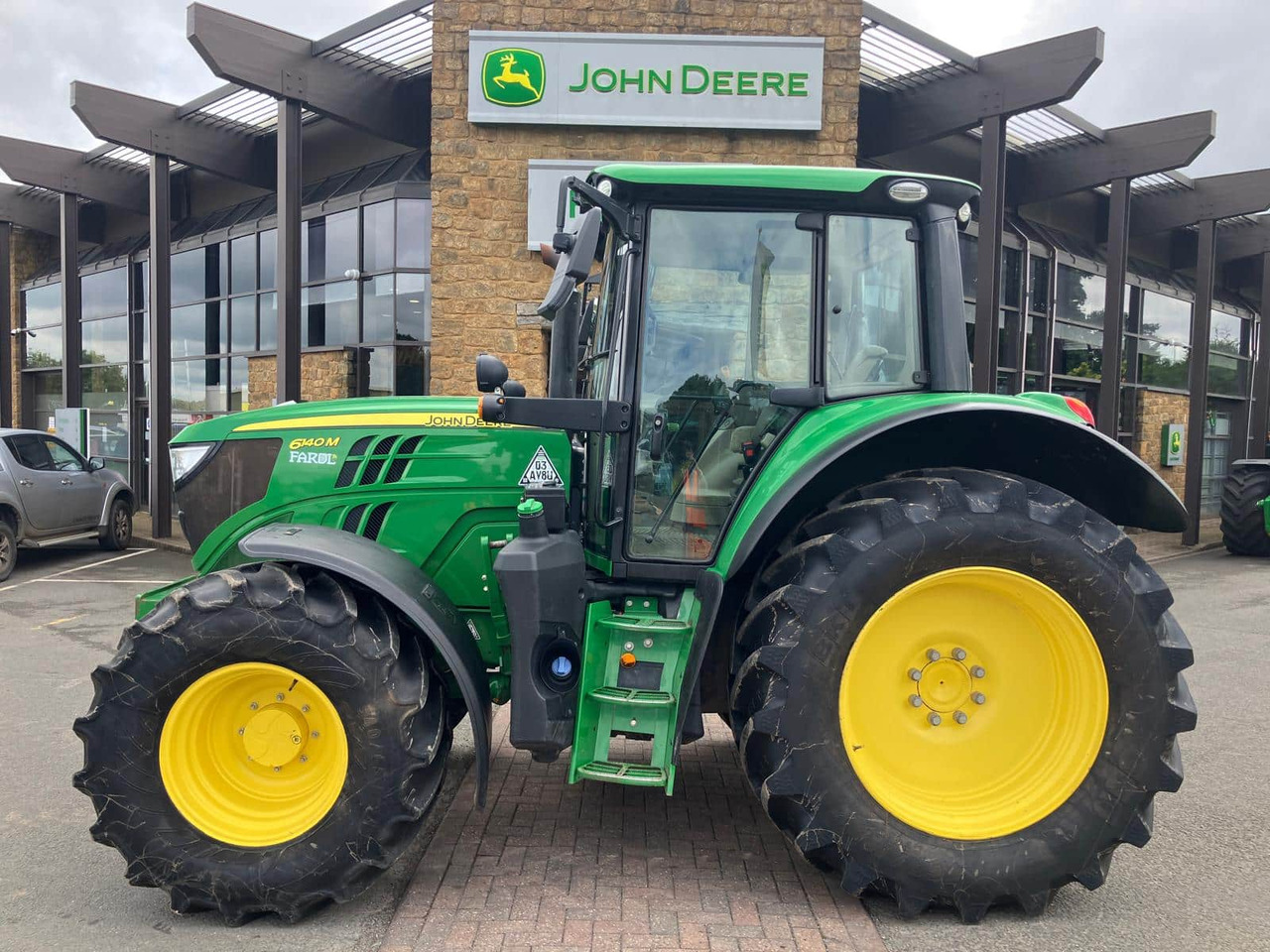 John Deere 6140M - Трактор: фото 4 John Deere 6140M - Трактор: фото 4