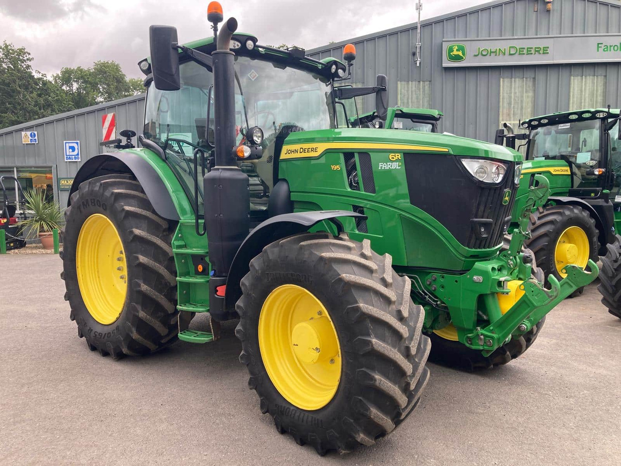 John Deere 6R 195 - Трактор: фото 1 John Deere 6R 195 - Трактор: фото 1