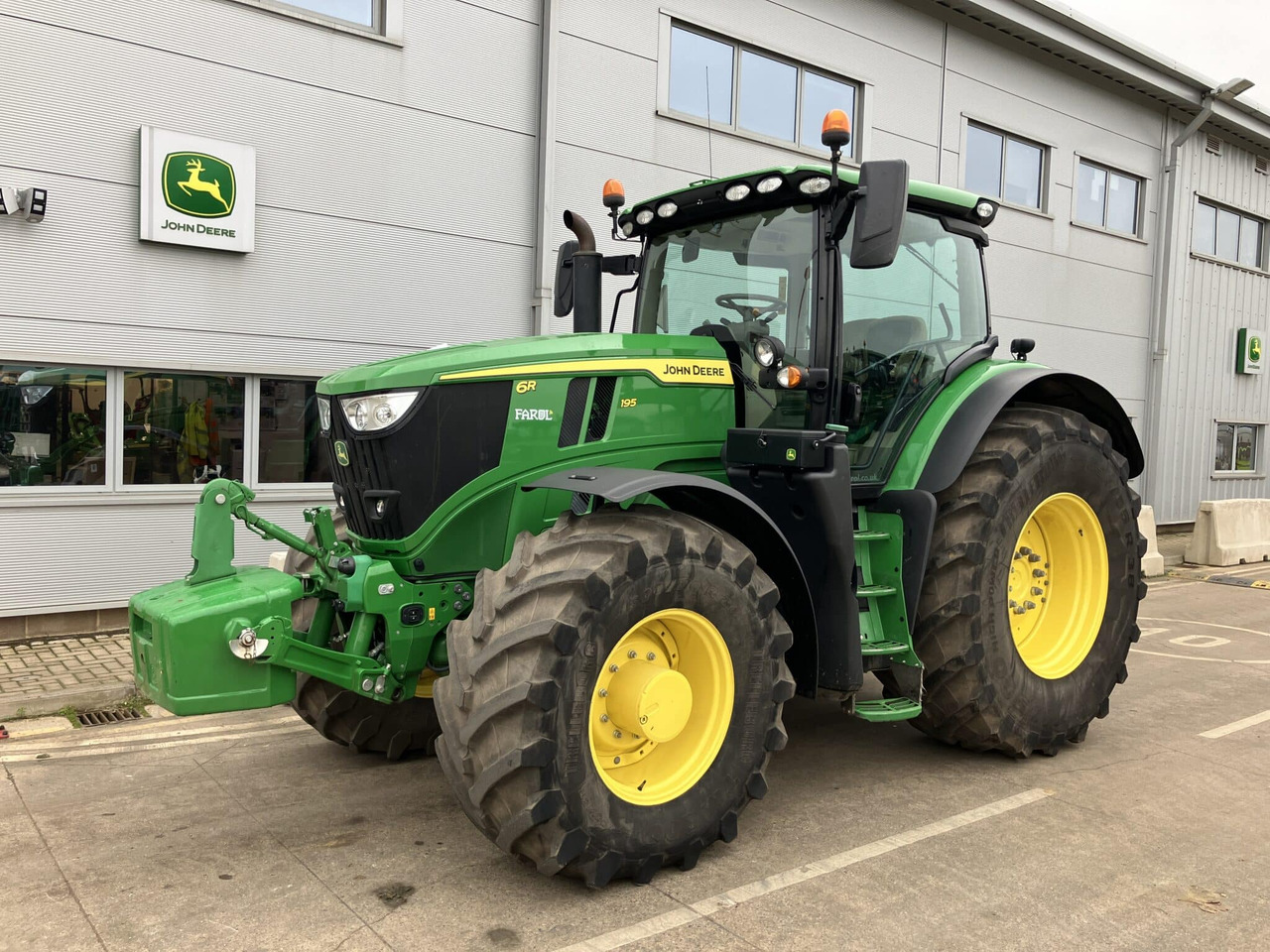 John Deere 6R 195 - Трактор: фото 1 John Deere 6R 195 - Трактор: фото 1