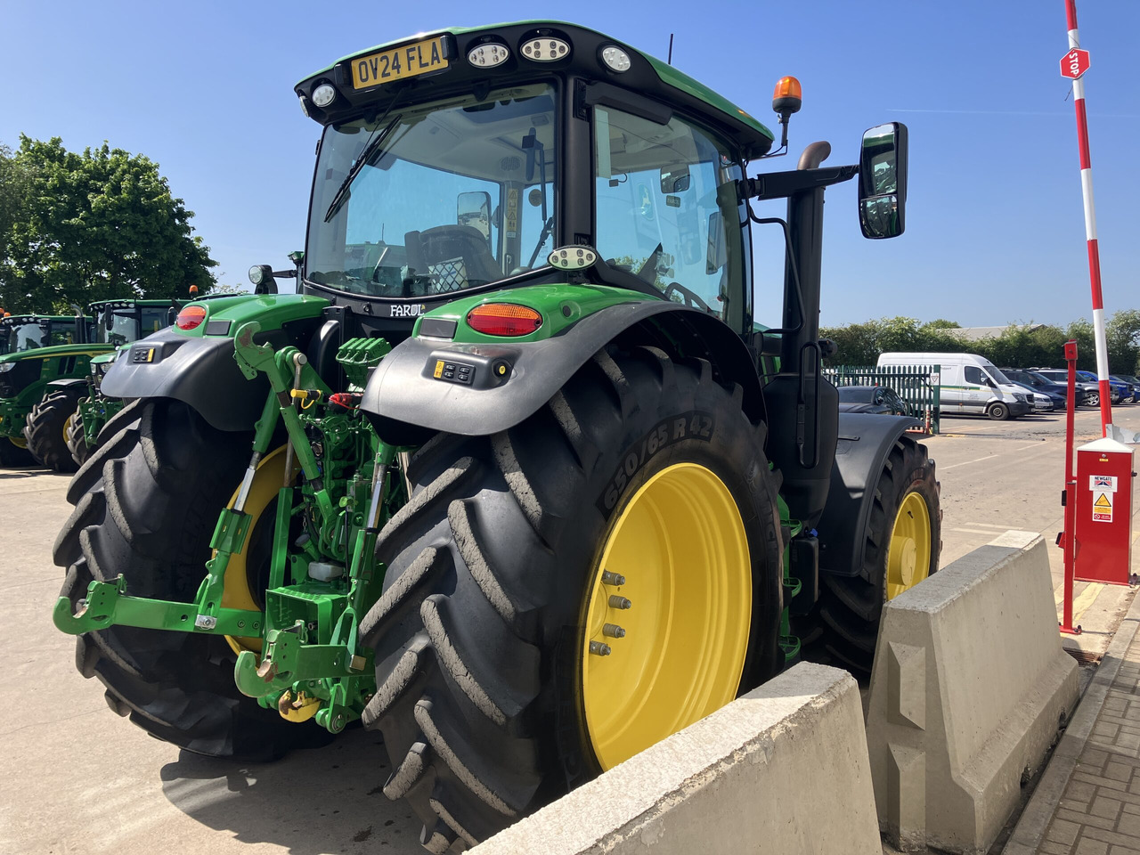 John Deere 6R155 - Трактор: фото 5 John Deere 6R155 - Трактор: фото 5