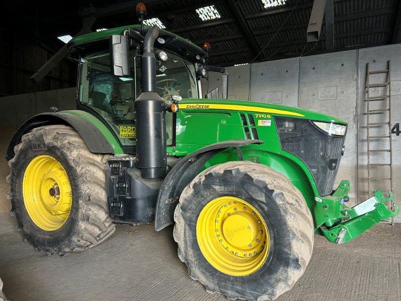 John Deere 7310R - Трактор: фото 1 John Deere 7310R - Трактор: фото 1