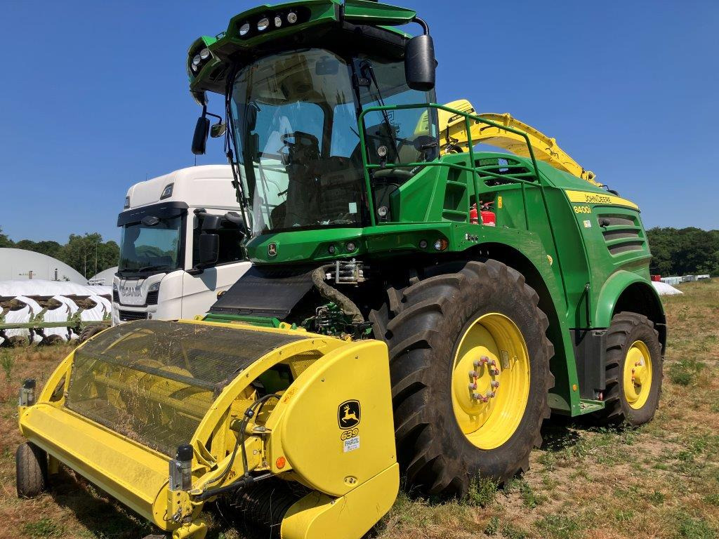 John Deere 8400i - Кормоуборочный комбайн: фото 1 John Deere 8400i - Кормоуборочный комбайн: фото 1